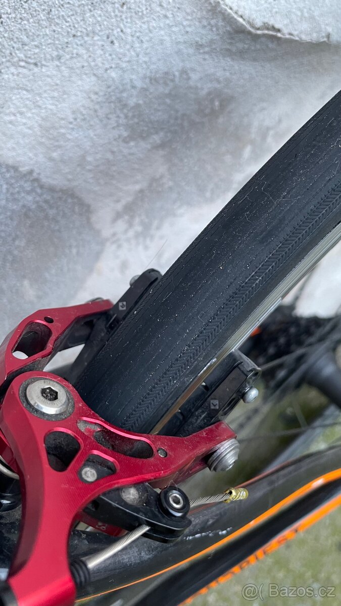 Celokarbonové silniční kolo Fondriest - 4