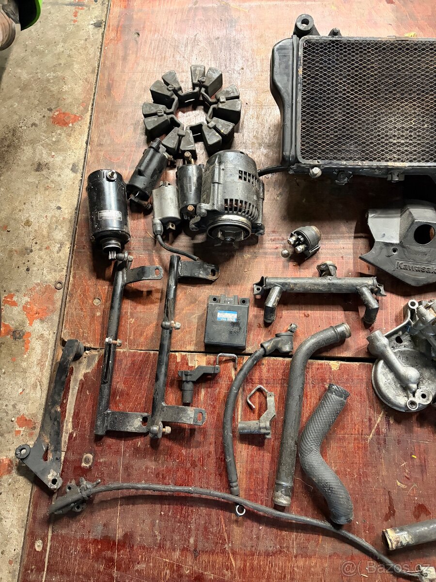 Kawasaki Gpz 900 - 4