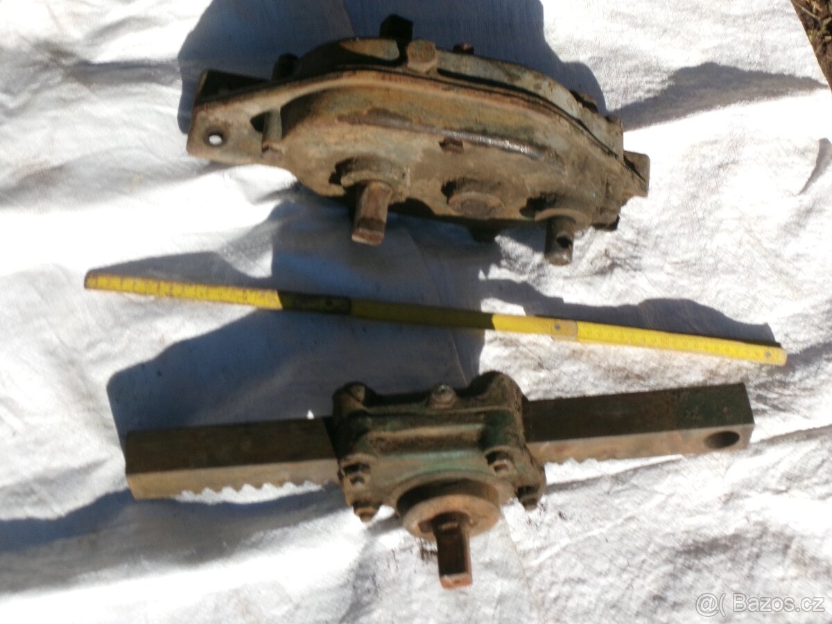 Prodám nějaký těžký nosník do zadních šavlí hydraul. traktor - 4