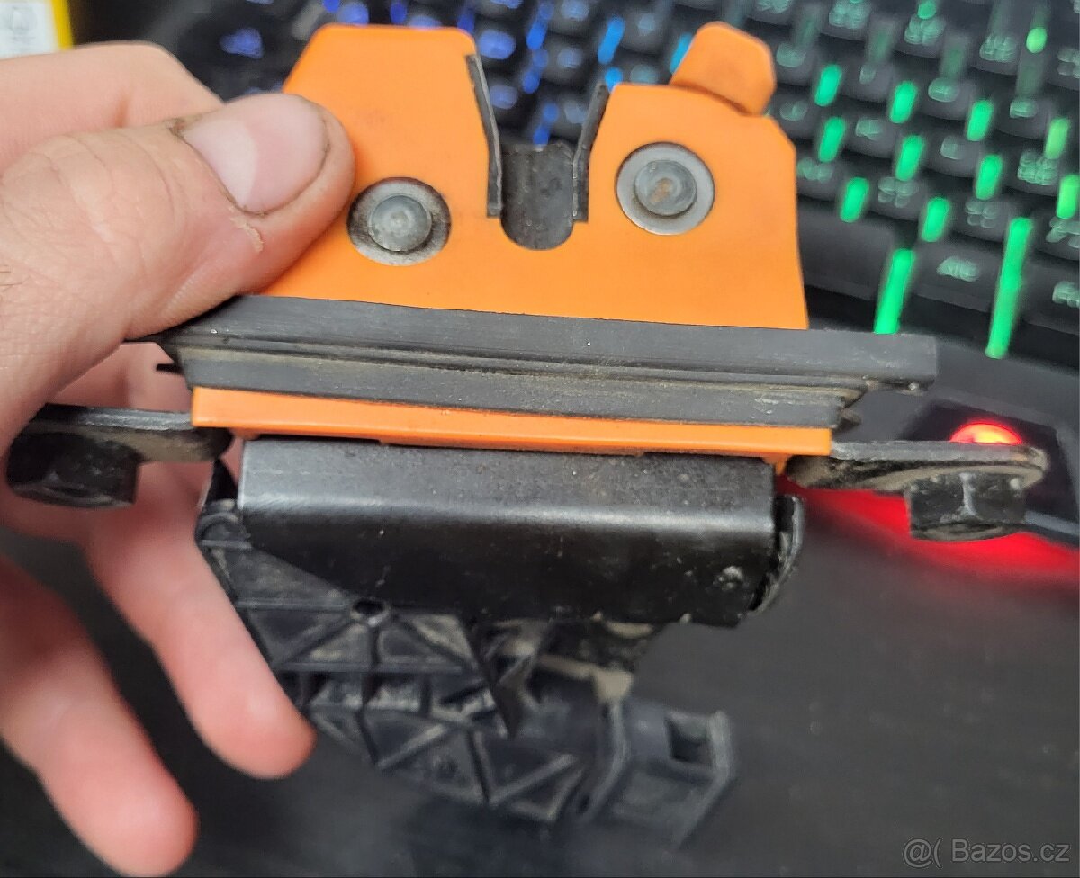 Zámek 5. dveří kufru Fabia 1 - 4