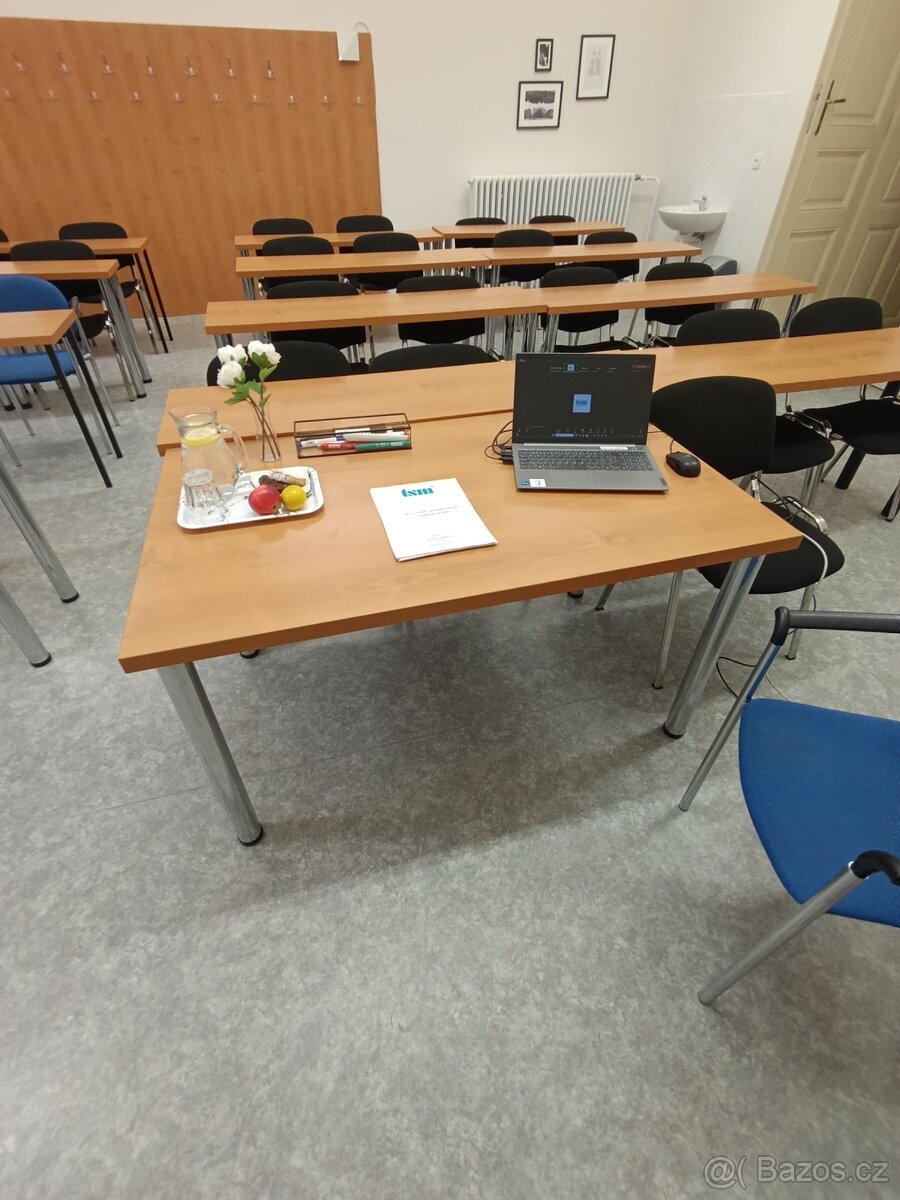 Stoly a židle ze školících místností - 4