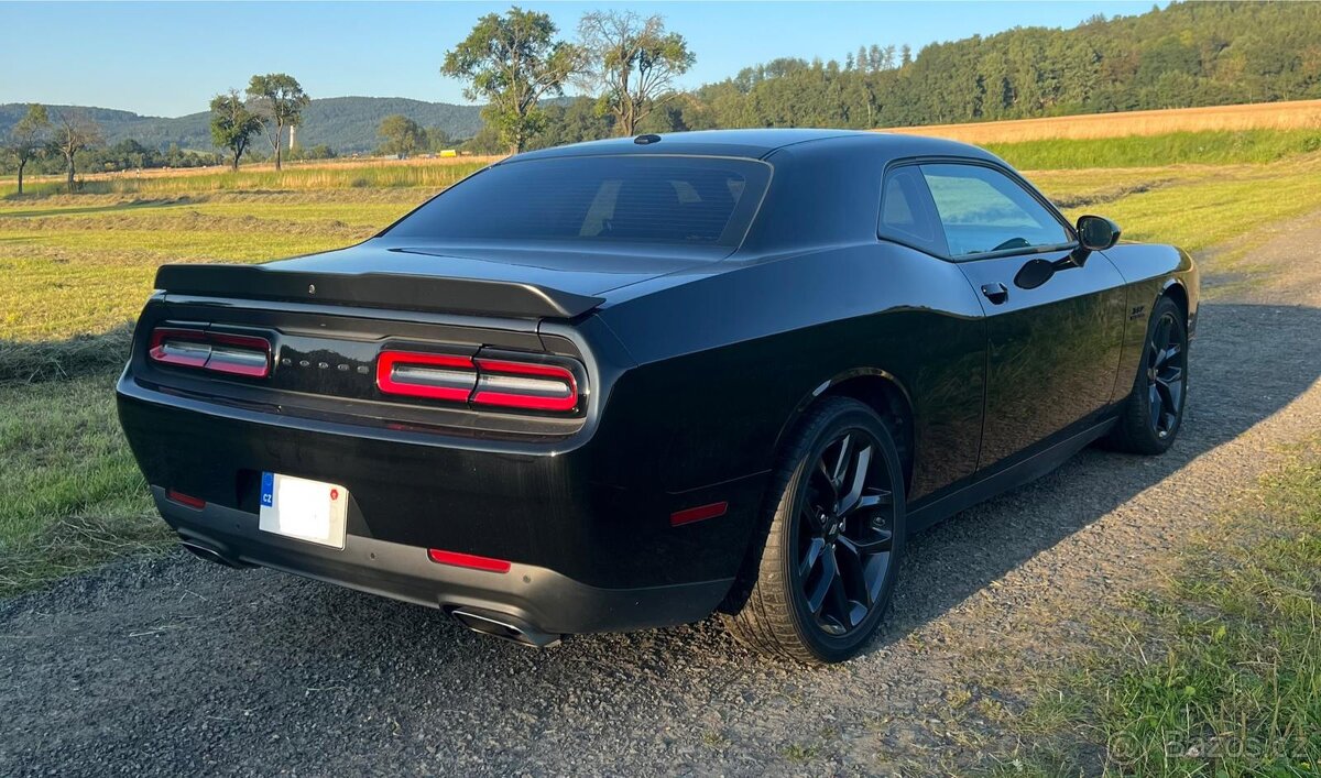 Dodge Challenger - 4