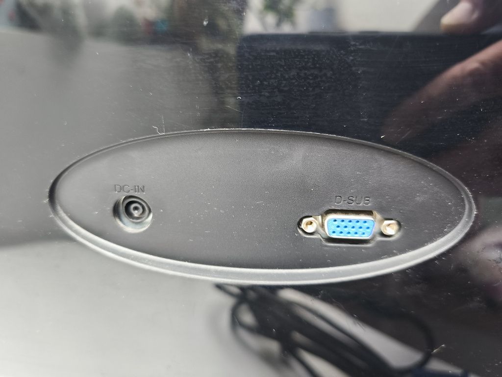 Monitor LG 23'' Full HD (58cm) - 4