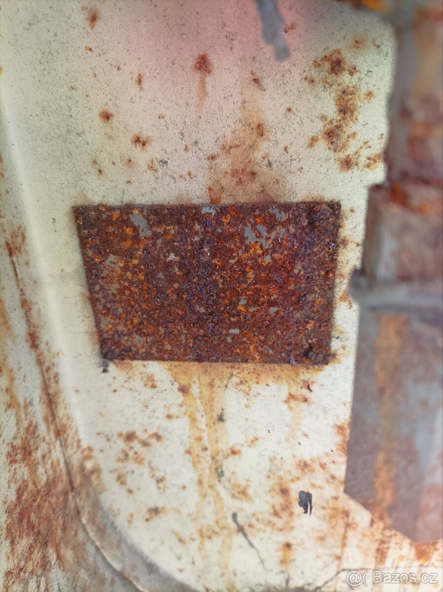 Stará chladnička, lednička - 4