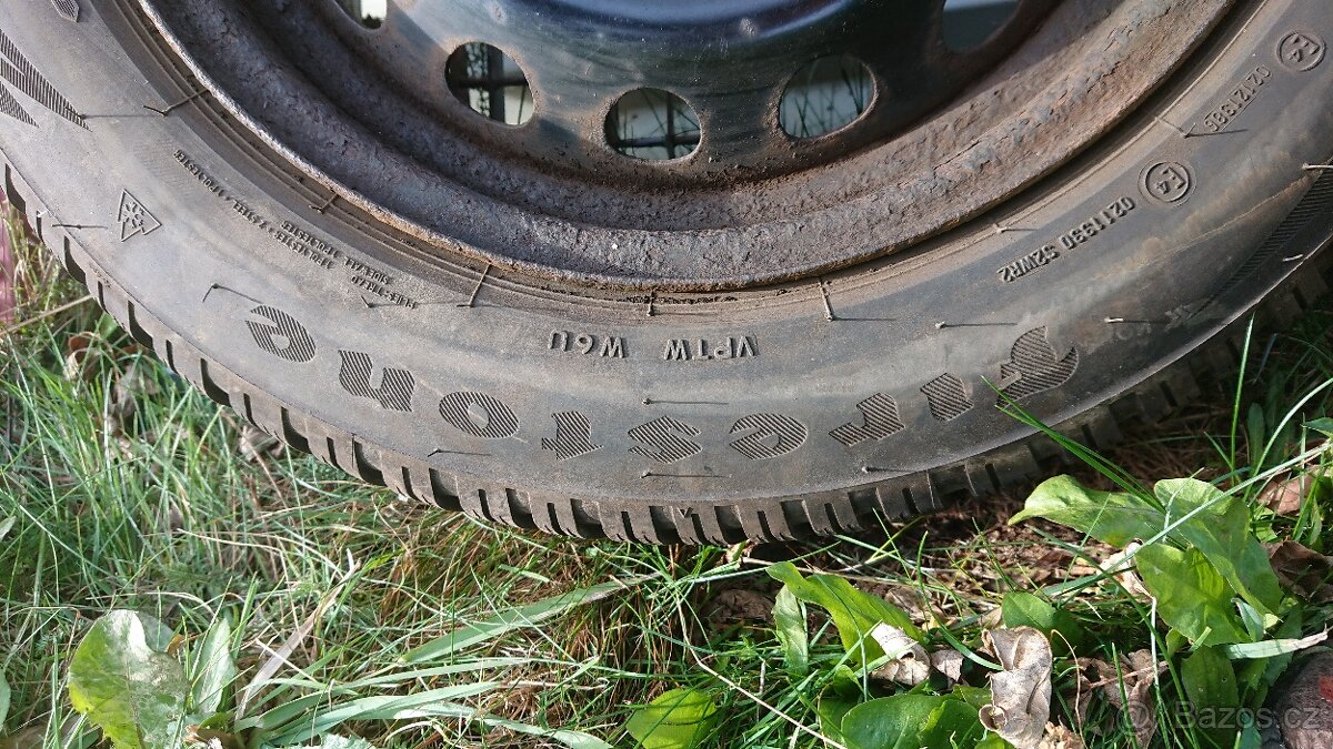 Zimni pneu vč disku zánovní pneu 90% - 4