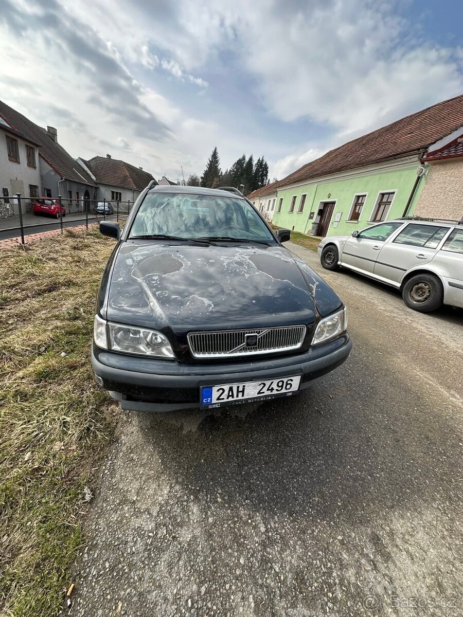 Volvo V40 2.0 147KW 350.000Km - 4