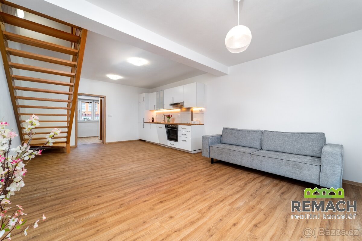 Pronájem, byt 3+kk, 110m2 Staré Město, ev.č. 03374 - 4