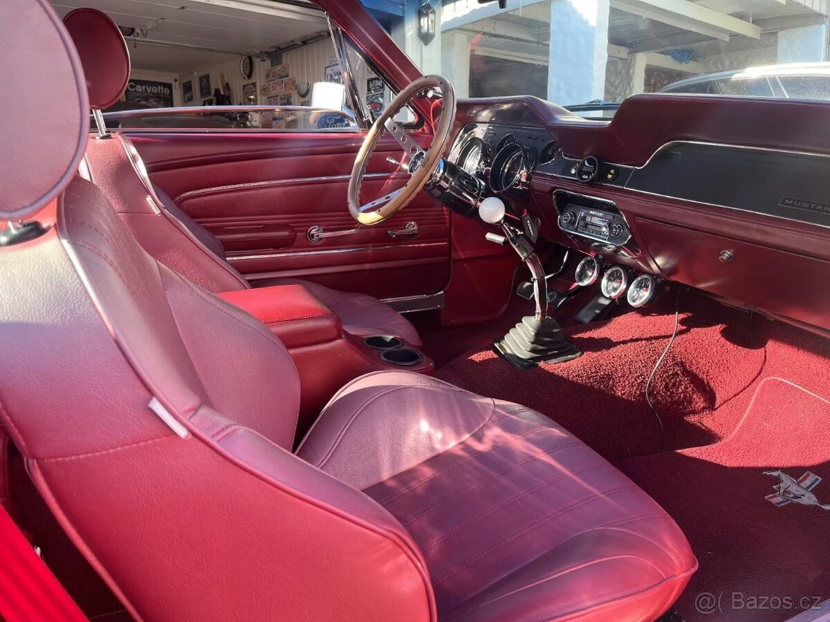 Krásný Ford Mustang Fastback z roku 1967 - 4