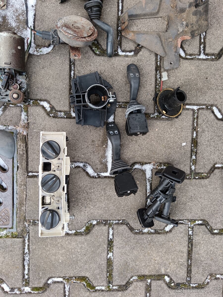 Škoda Felicie náhradní díly různé - 4