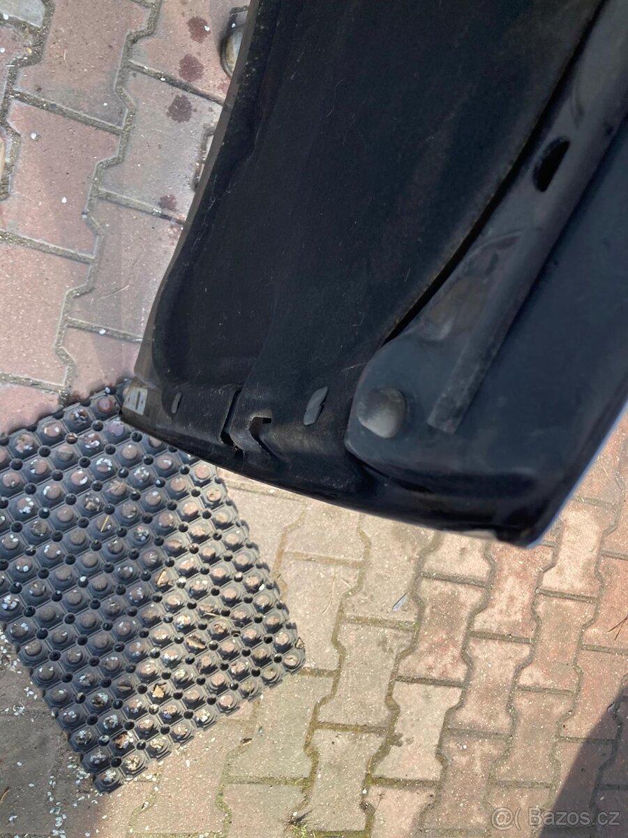 VW Golf IV 4 cerna met kapota - 4