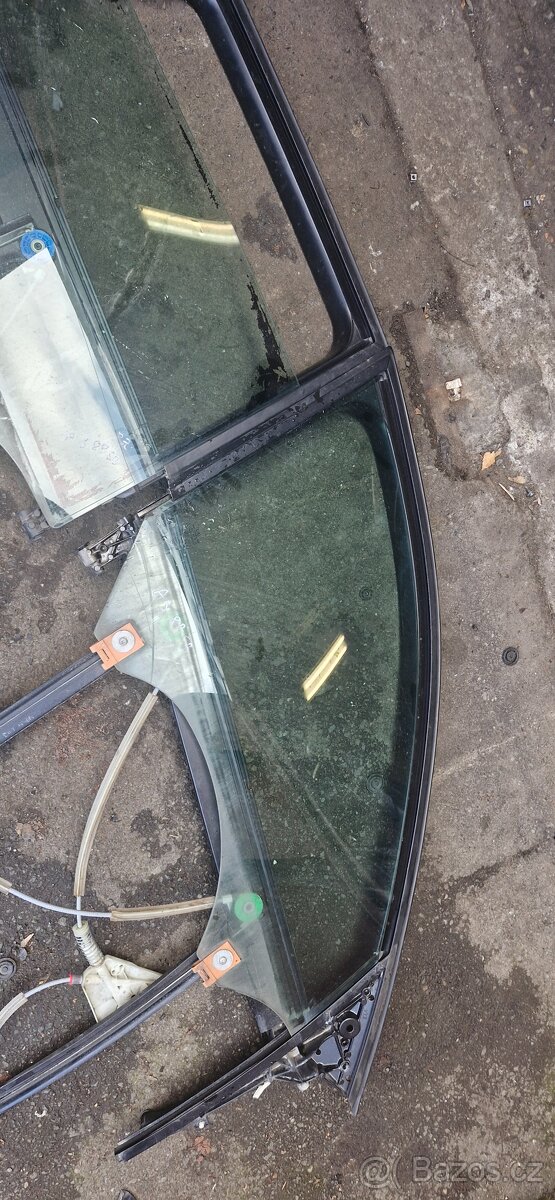 Prave predni prave zadni okno prava stahovacka audi a3 8P - 4