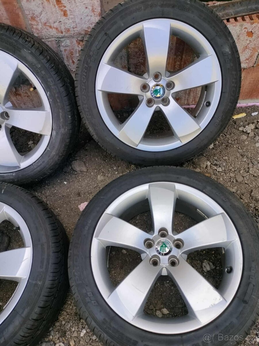 ☀️4ks alu disky orig. Škoda 5x100 R17 pneu 225/45 r17 - 4