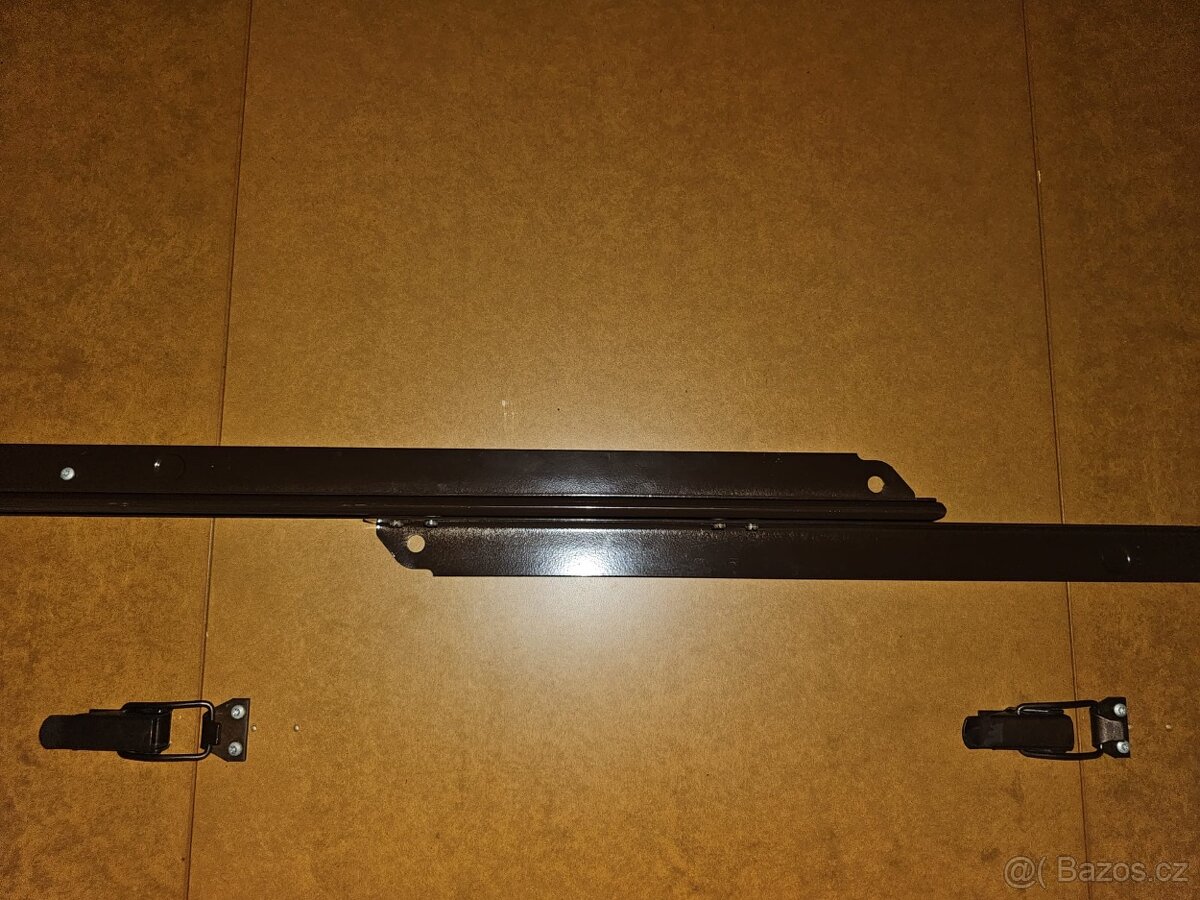 Kuchyňský stůl s židlemi - 4