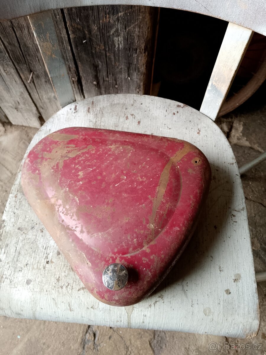 Jawa pérák komunista - 4