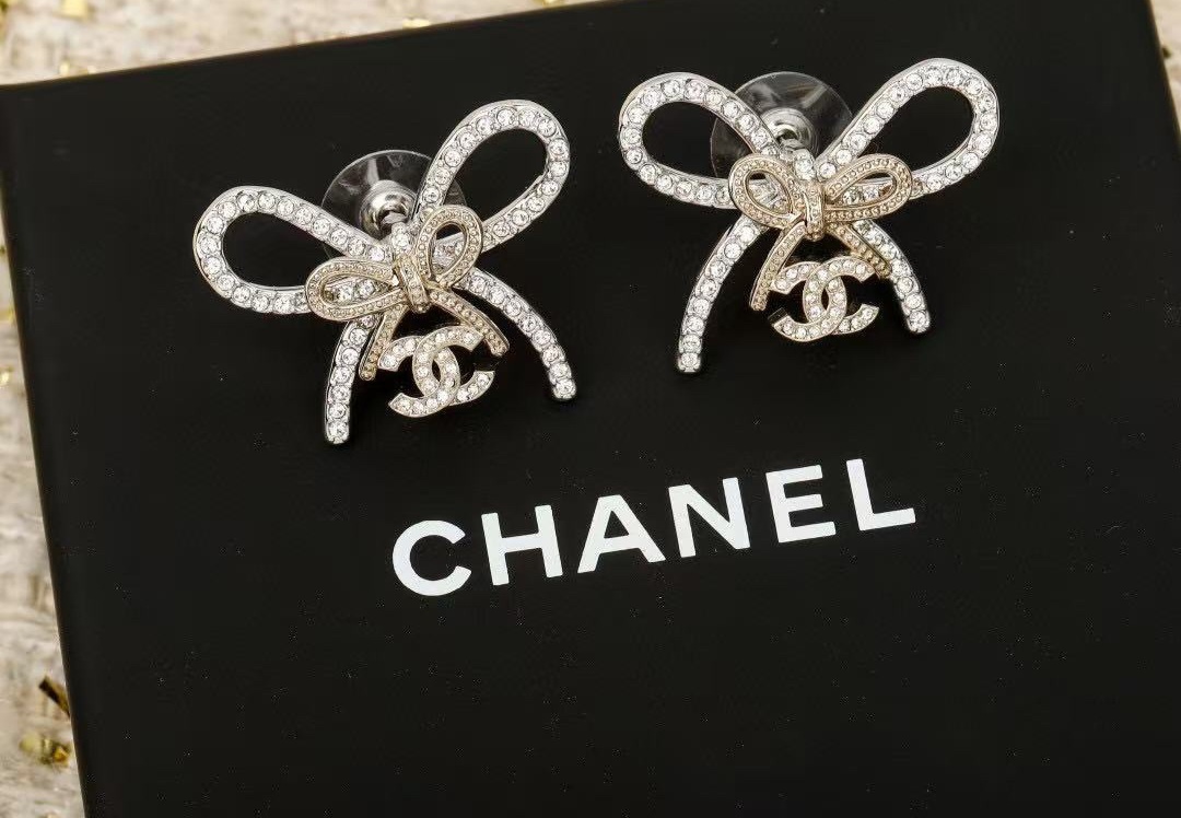 Chanel CC Crystal Strass Bow Stud Earrings Gold - 4