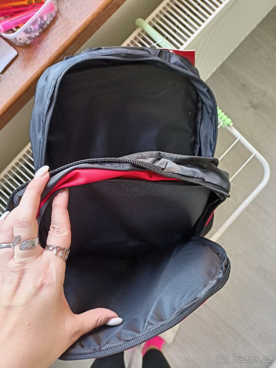 NOVÝ BATOH ,,FERRARI" - 4