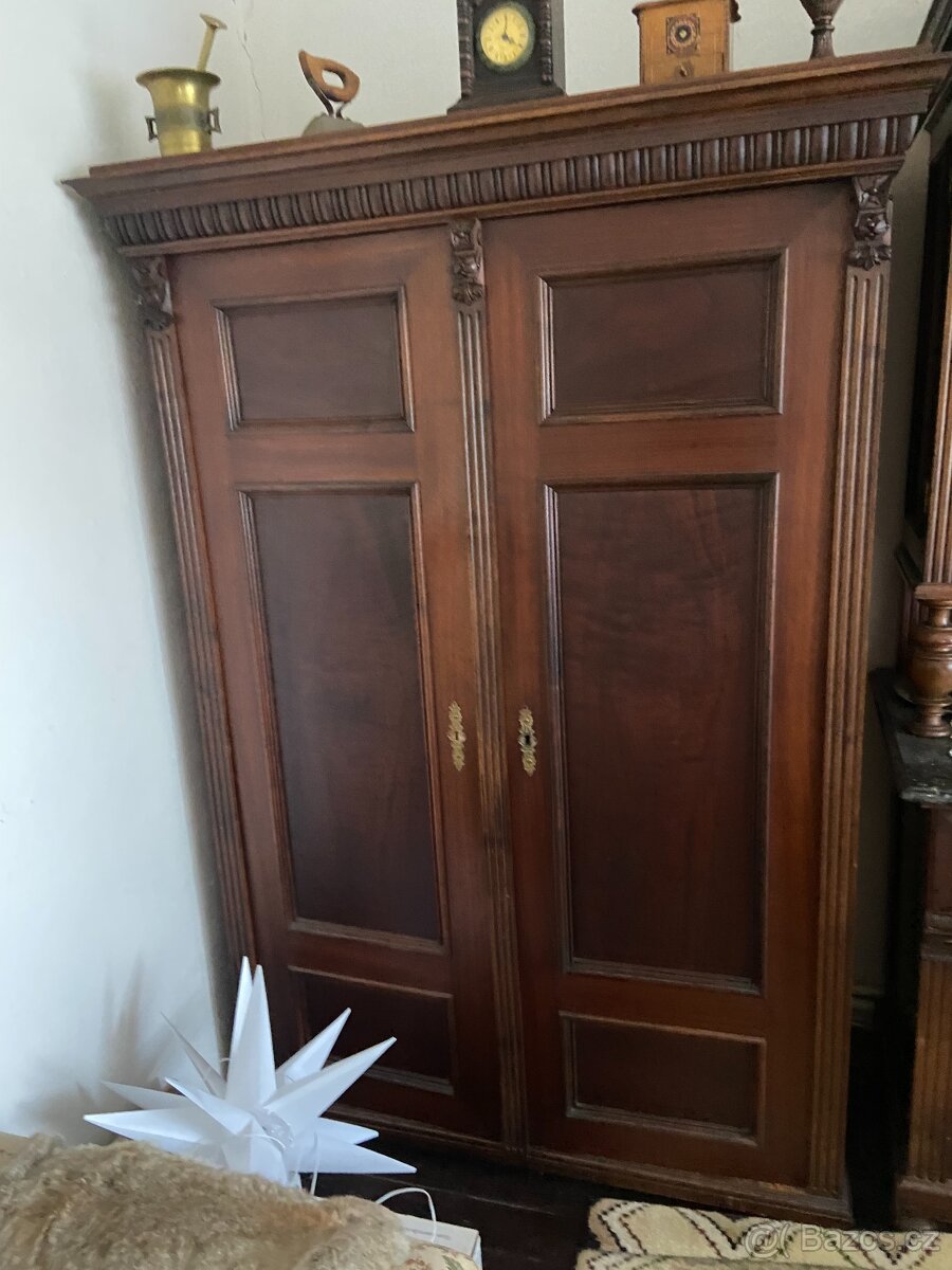 Starožitný nábytok - 4