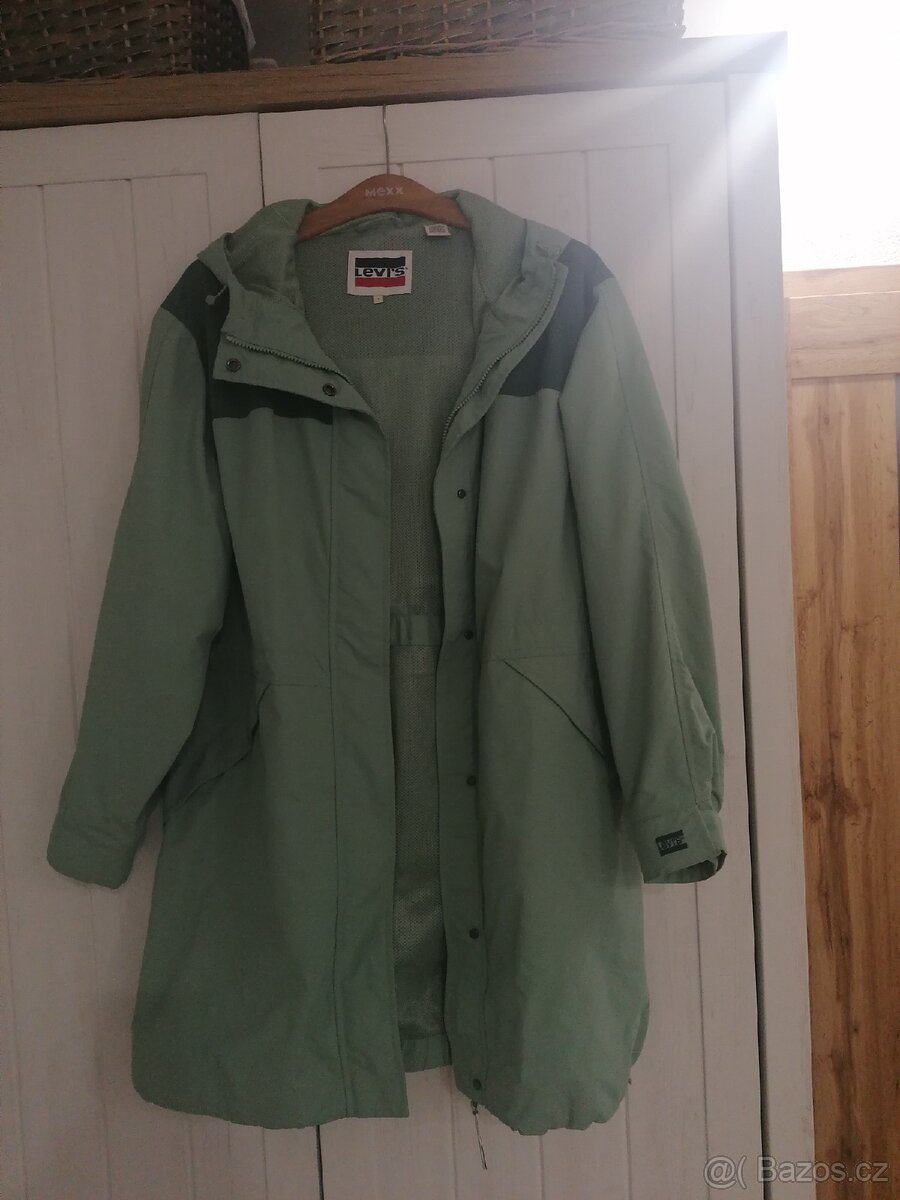 Dámská nepromokavá parka Levis. - 4