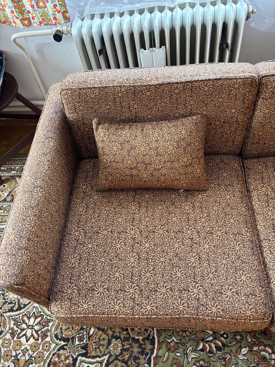 Nabízím starý nábytek - 4