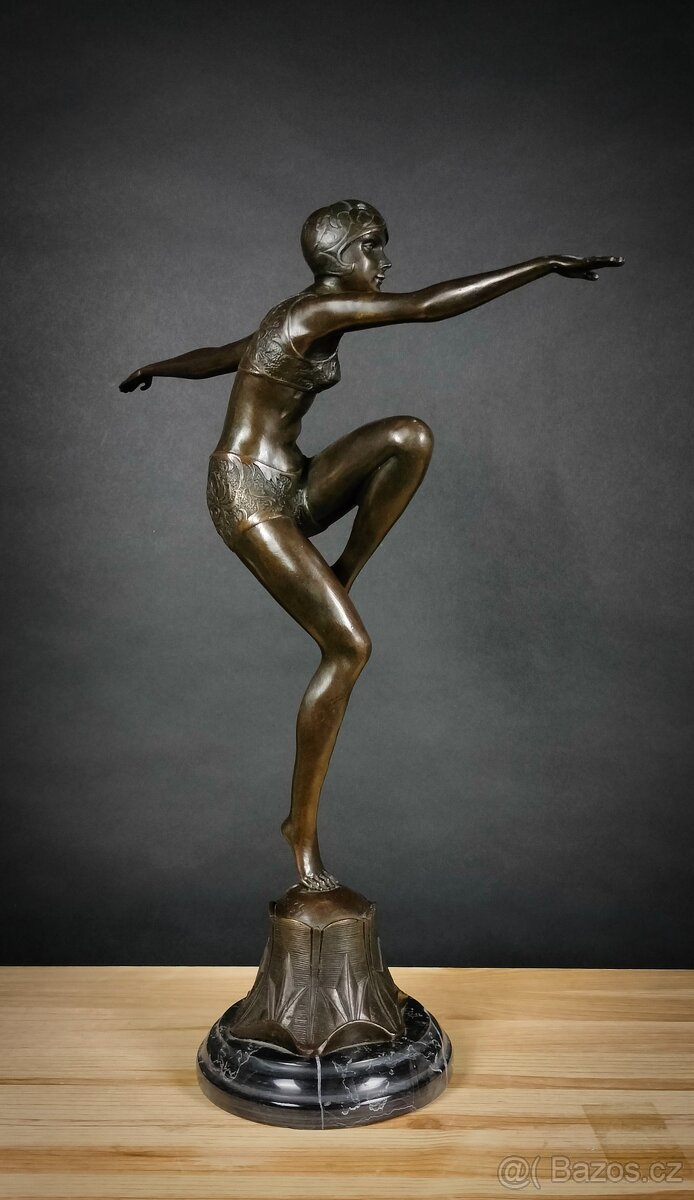 Bronzové sochy - ženské akty - 4
