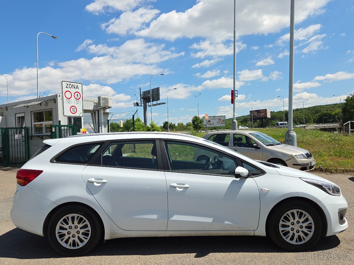 Kia Ceed i NA SPLÁTKY BEZ REGISTRU VŠEM rok 2018 251tis km - 4