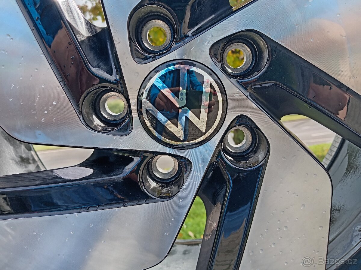 Originál ALU kola VW Golf R18 + letní pneu - 4