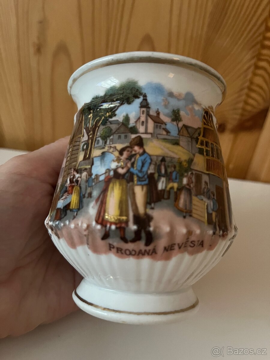 Sběratelský starý hrnek mušlák Prodaná nevěsta - 4