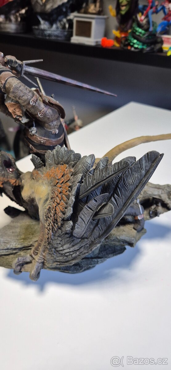 Witcher III Wild Hunt - socha Geralt Battling a Griffin - 4