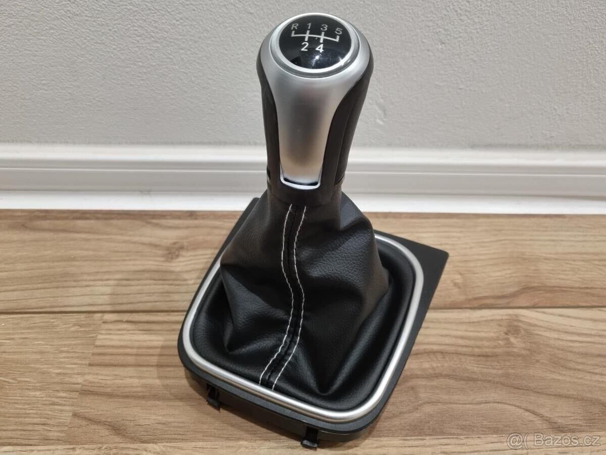 Kožená radaca páka s bilym šitím - 4