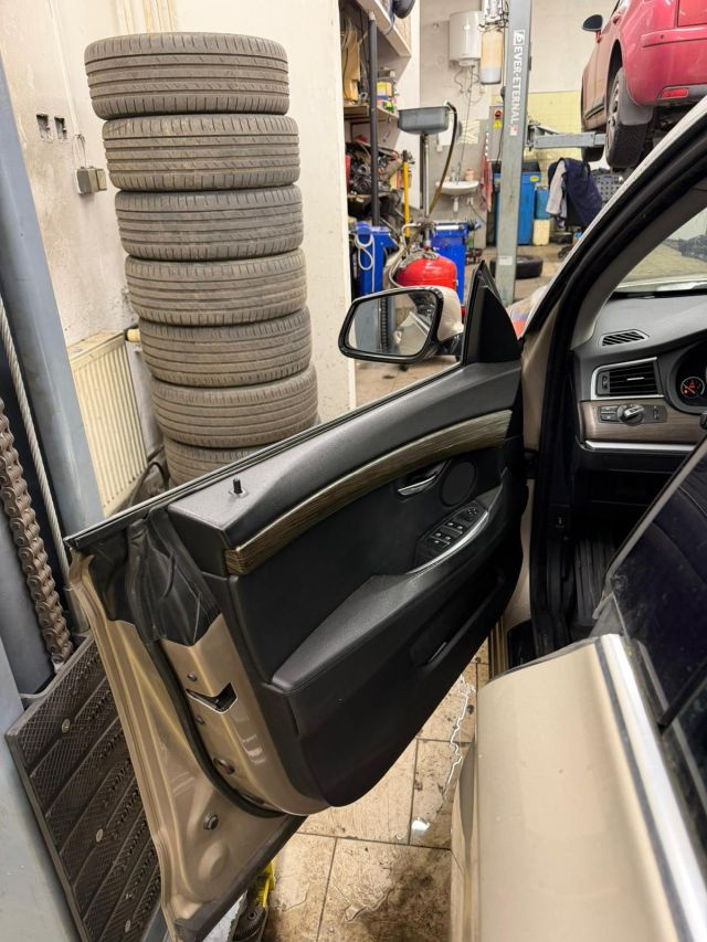 BMW 5GT F07 530D - 4