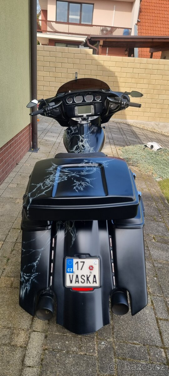 Harley Davidson-Street Glide - 4