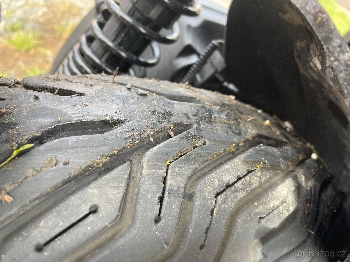 Dily Aprilia SR GT 125 - 4