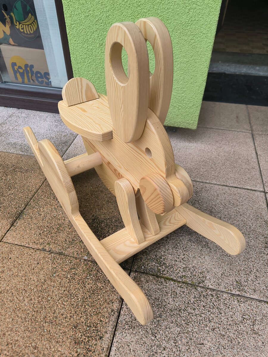 Dřevěný houpací zajíc - 4