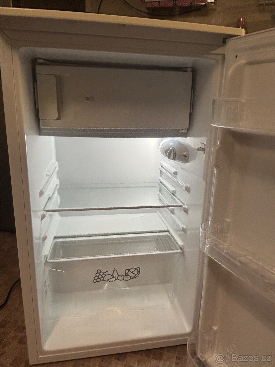 Malá lednička s mrazákem Zanussi - 4