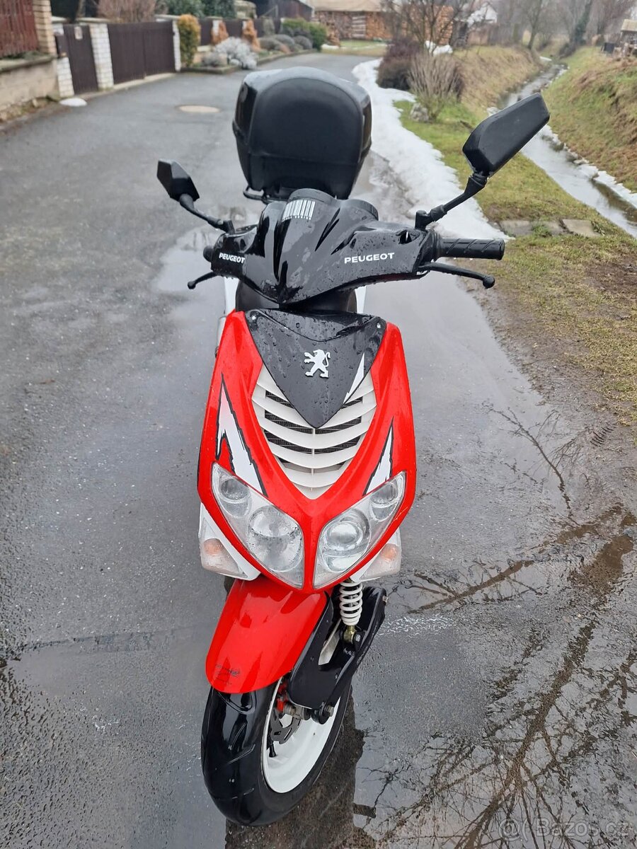 Prodám skutr Peugeot - 4