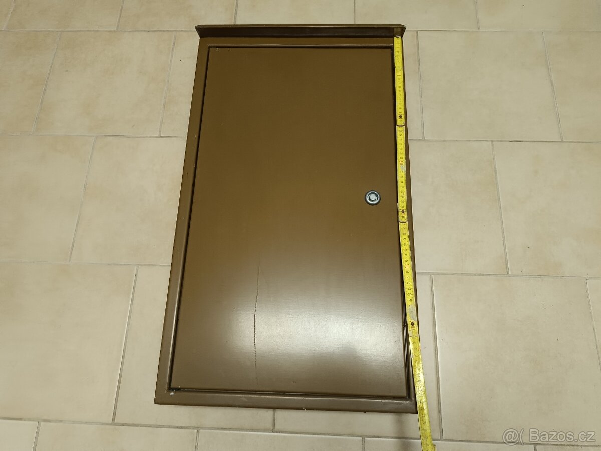 Revizní dvirka - 4