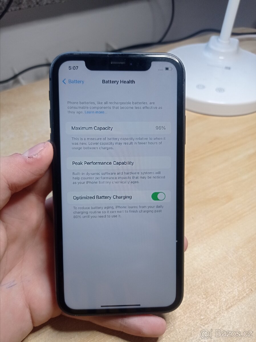iPhone 11 (64GB) černý - 4