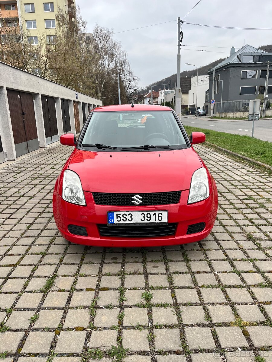 Suzuki Swift 1.3 16v benzín - 4