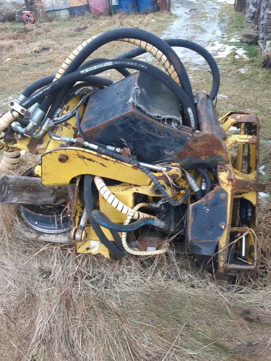 Prodám veškeré díly timberjack 770 harvestor a Hlavici 745 - 4