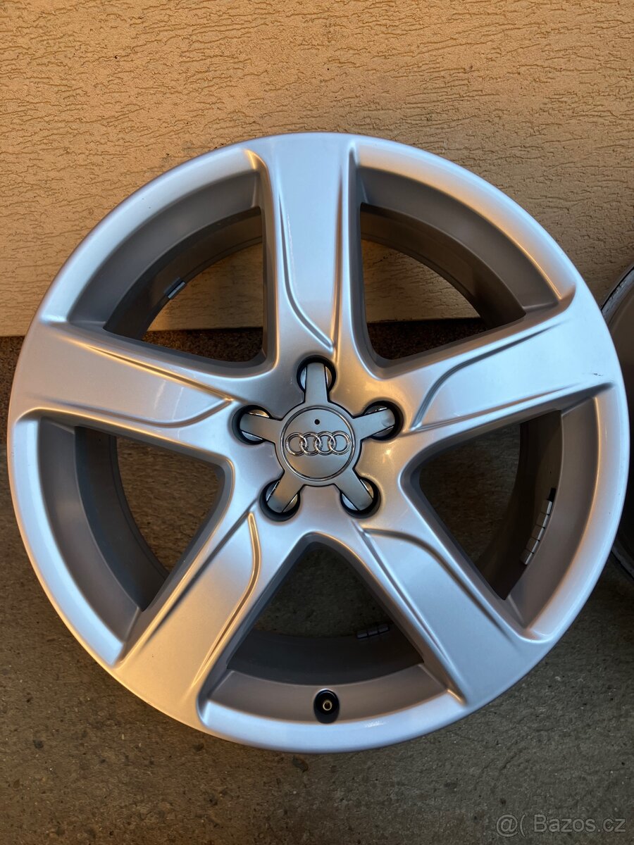 Audi R18 4G9601025E - 4