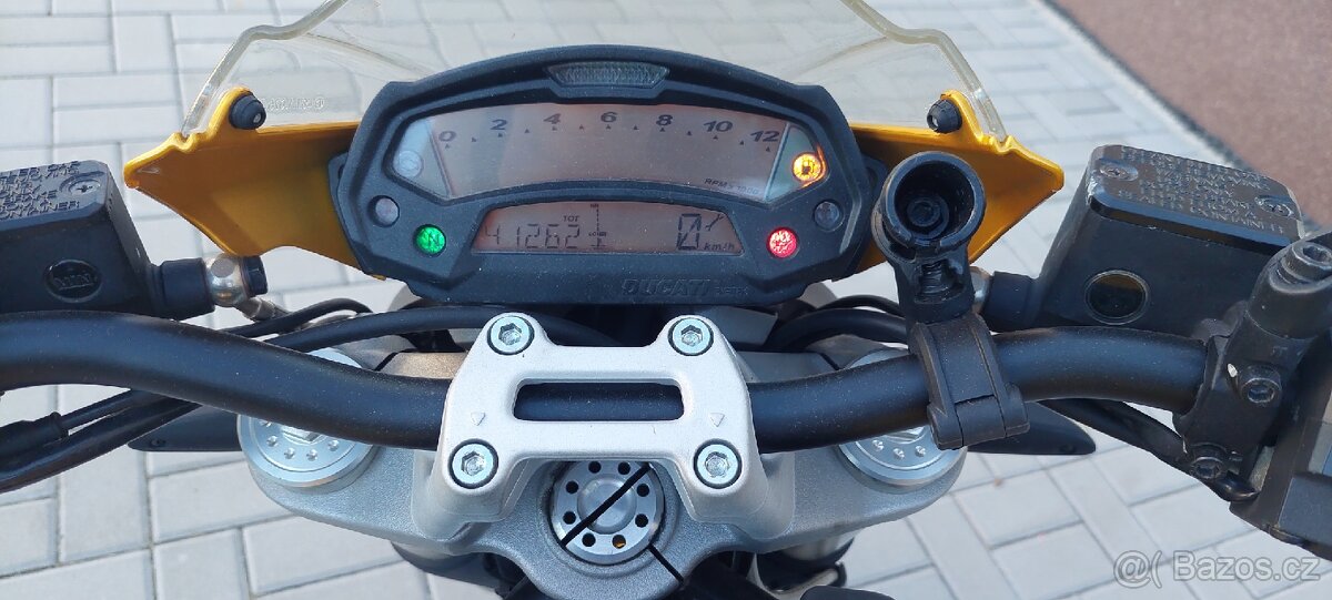 Ducati Monster 696 - 4