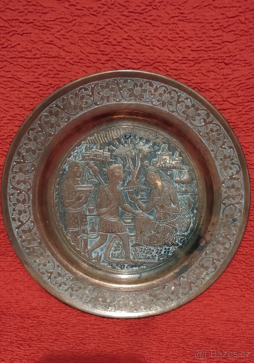 Mosazná konvička a měděný talíř - 4