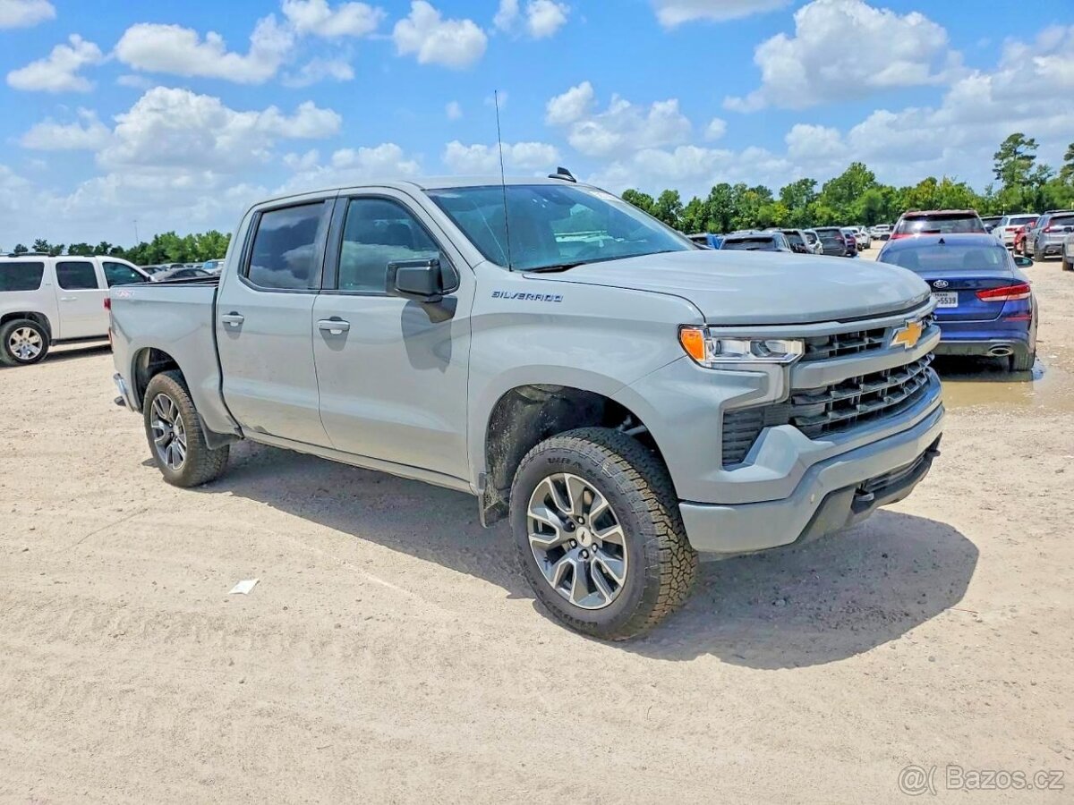 Chevrolet Silverado - 4