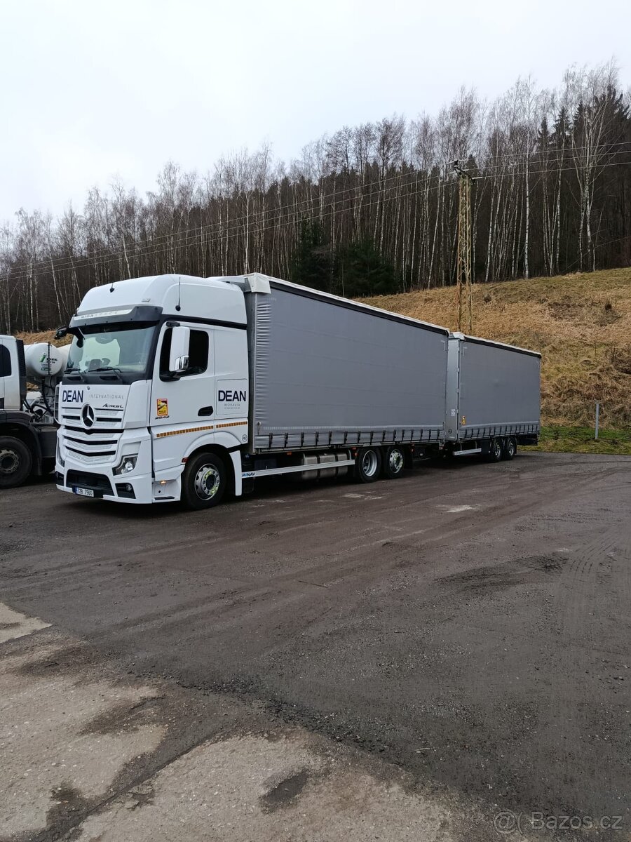 Ridič kamionu MKD,nove soupravy MERCEDES - 4