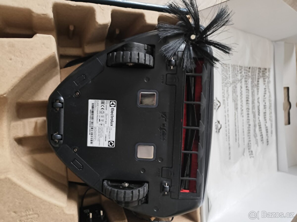 Robotický vysavač Electrolux Pure i9.2 Vision 3D tmavě šedý - 4
