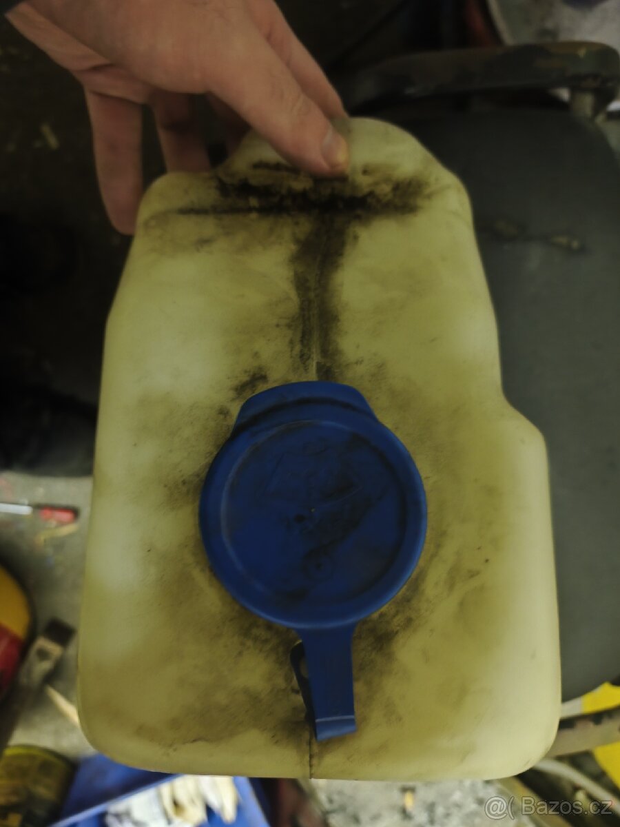 Škoda Felicia Velká nádobka na ostřikovače - 4