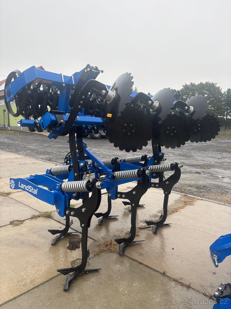 Hloubkový radličkový podmítač APN260 - 4