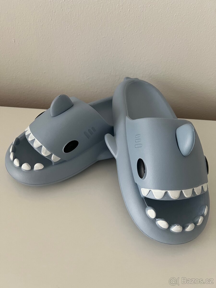 Comfyfins Shark slide Pantofle, žabky - 4