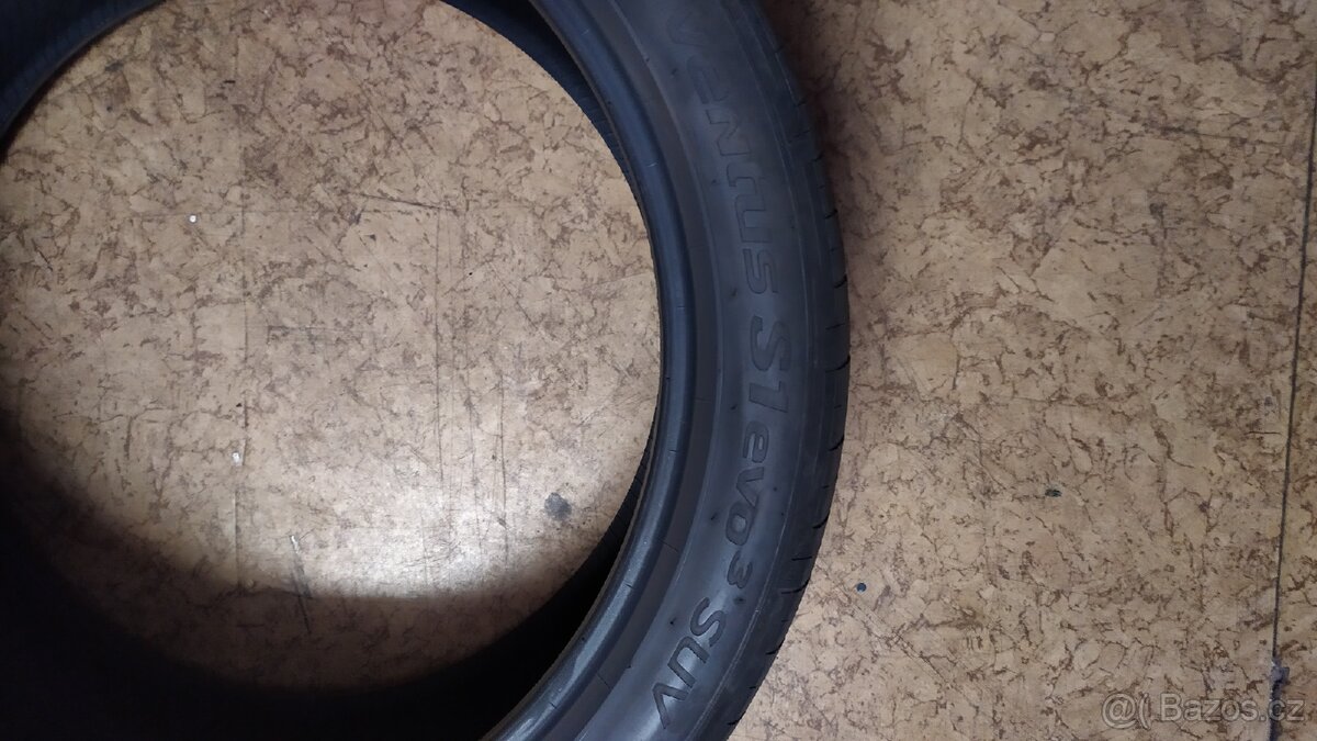 Letní pneu 285/40R22 - 4