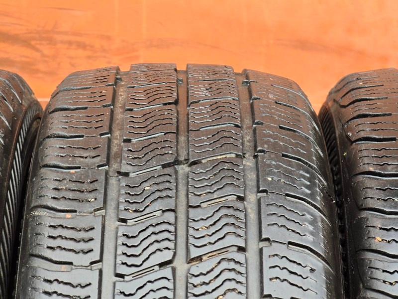 Zimní Barum 195/60/16C - 4